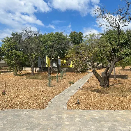 Vidám Kisház A Mecsek Lejtőin, A Város Felett Pécs